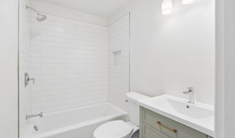 4 Washington St, Bath, ME 04530