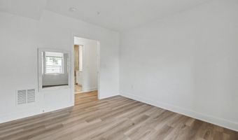 701 N HENRY St 206, Alexandria, VA 22314