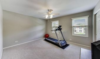 715 W Whiting Ln, Arlington Heights, IL 60004