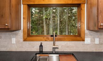 285 SPRUCE St, Alpine, WY 83128