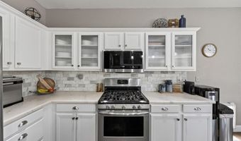 10661 Shelter Hill Ct, Las Vegas, NV 89129