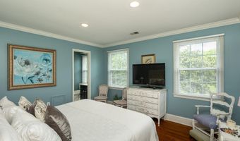 8809 SAUNDERS Ln, Bethesda, MD 20817
