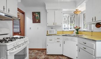 15610 Hanfor, Allen Park, MI 48101