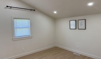 156 S Miller Ave, Albany, IN 47320