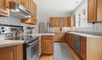 27 Orchard Ln, Alton, NH 03809