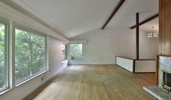 519 E Cooke Rd, Columbus, OH 43214