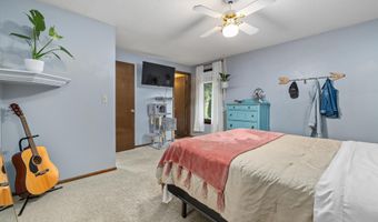 1307 Walker Ct, Auburn, IN 46706