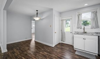 243 Dennison Dr, Ballwin, MO 63021