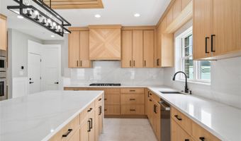 78 Shafter Ave, Albertson, NY 11507