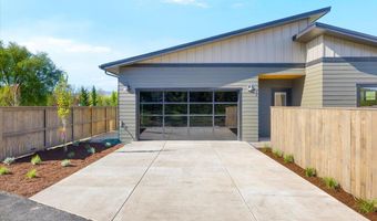360 Briscoe Pl, Ashland, OR 97520