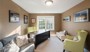 102 Fairhaven Rd, Cumberland, RI 02864