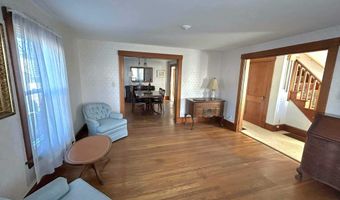 208 7th St, Bangor, ME 04401