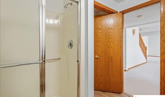 803 Clearwater Cir, Beatrice, NE 68310
