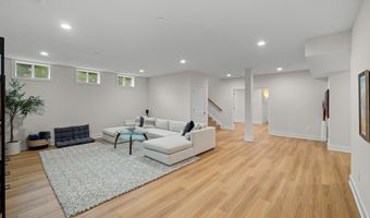 9501 WILDOAK Dr, Bethesda, MD 20814