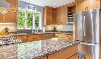 39 Kitteridge Brook Rd, Bar Harbor, ME 04609