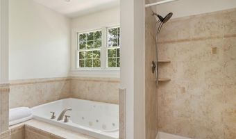 4 Morning Star Ct, Lincoln, RI 02865