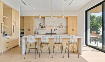 16846 Addison St, Encino, CA 91436