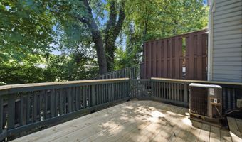 5028 9TH St S, Arlington, VA 22204