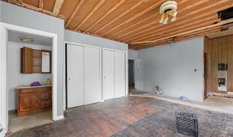 403 Commonwealth Ave, Warwick, RI 02886