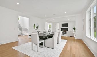 8 Fado Ln, Cos Cob, CT 06807
