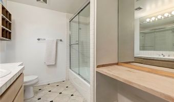 171 N Church Ln 617, Los Angeles, CA 90049