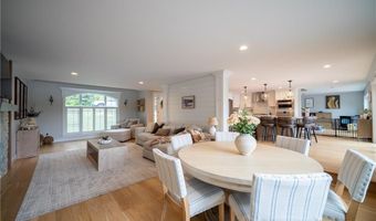 136 Aldrich Rd, Glocester, RI 02857