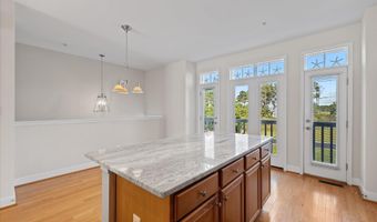 10900 HOLYSTONE Ln 202, Berlin, MD 21811