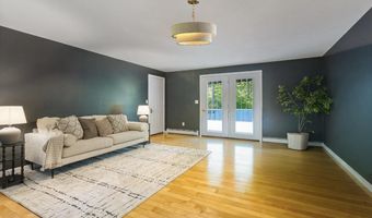 352 Log Cabin Rd, Arundel, ME 04046