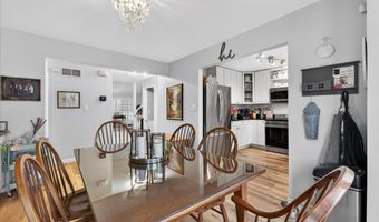 800 Whispering Village Cir, Ballwin, MO 63021
