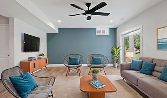 23369 WALKING WOODS Ln, Aldie, VA 20105