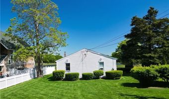 151 Conanicus Rd, Narragansett, RI 02882