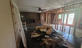 1201 LAKESHORE Dr, Anniston, AL 36207