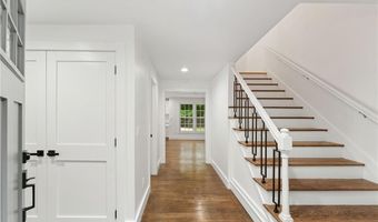 1575 MIDDLE Rd, East Greenwich, RI 02818