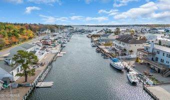 64 Harbor Inn Rd, Bayville, NJ 08721