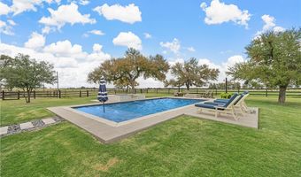 1665 W Somers Ln, Axtell, TX 76624