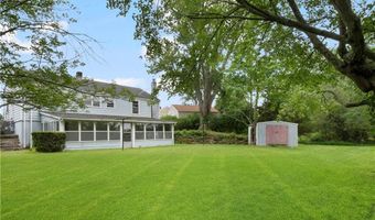 21 Parsonage Dr, Warwick, RI 02889