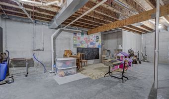 1614 STANTON Cir, Appleton, WI 54915