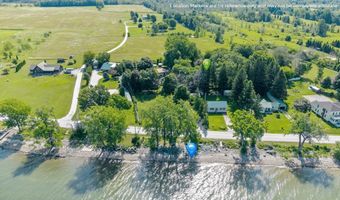 37 Wheeler Dr, Alburgh, VT 05440