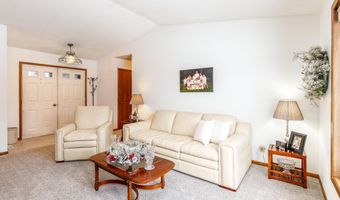 5407 Valley Rd, Ames, IA 50014