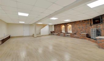 260 Oakridge Ln, Albertson, NY 11507