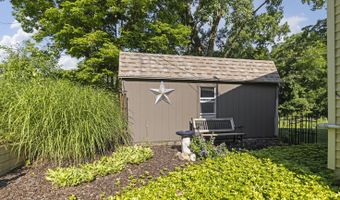 86 Carl Dr NE, Ada, MI 49301