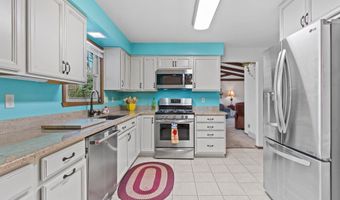 709 N KENSINGTON Dr, Appleton, WI 54915