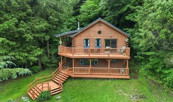 46 Log Cabin Dr, Cambridge, VT 05465