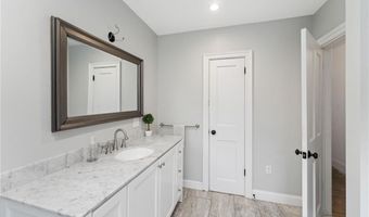 6 Knowlton Ct, Bristol, RI 02809