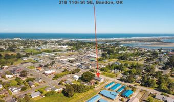 318 11TH St, Bandon, OR 97411
