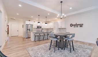 1018 Emerald Hills Dr, Arnolds Park, IA 51331