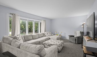 815 E Hintz Rd, Arlington Heights, IL 60004