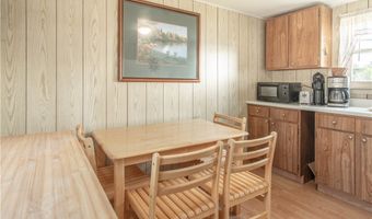 24 Bethune St, Alexandria Bay, NY 13607