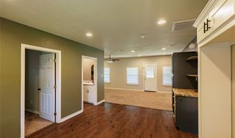 101 N Hubbard St, Alvord, TX 76225