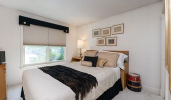 2 Turnberry Cir 113, Bedford, NH 03110